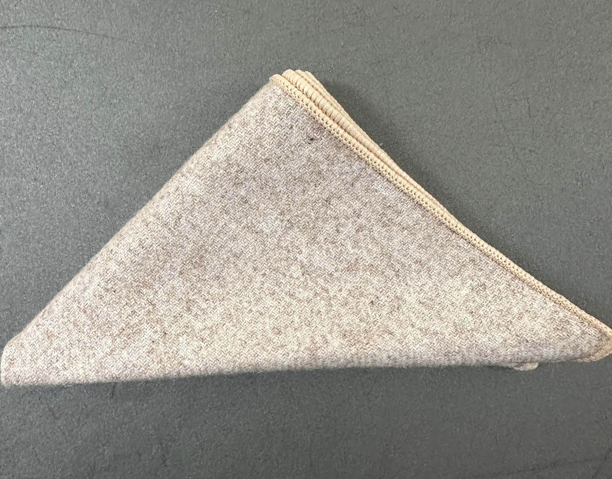 This is a cream pocket squares ideal for mens gifts and perfect for EDC hanks.