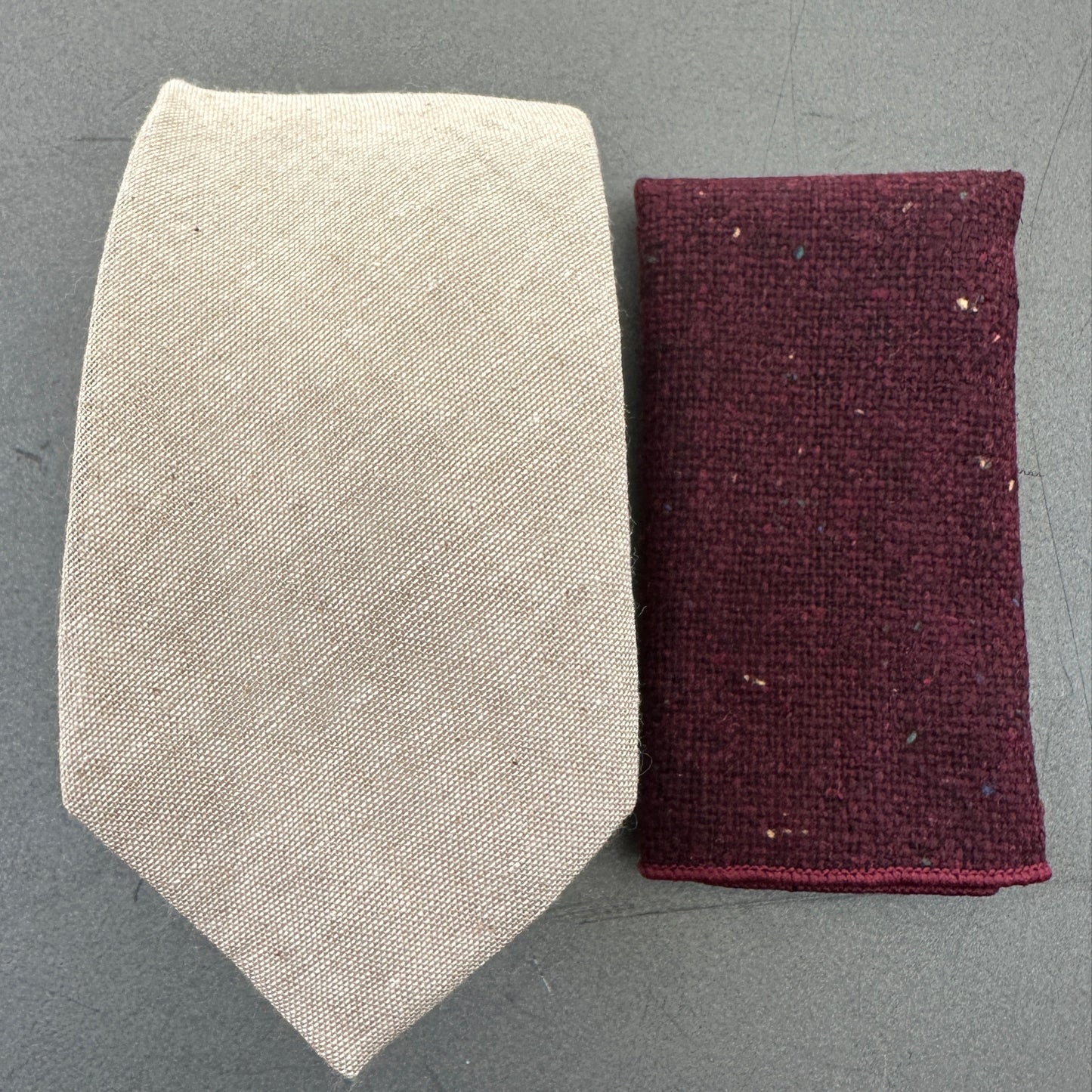 7cm spruce beige linen wedding tie with matching pocket square.