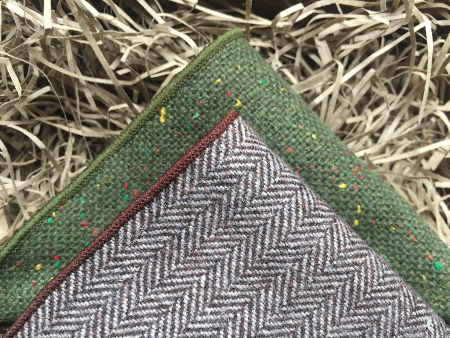 A moss green and brown wool herringbone set of men's pocket squares. The set is Ideal for a wedding, groomsmen gifts, men’s gifts, secret Santa gifts, The tie set comes with free gift wrapping and is handmade in the Daisy and Oak Studio, UK ￼